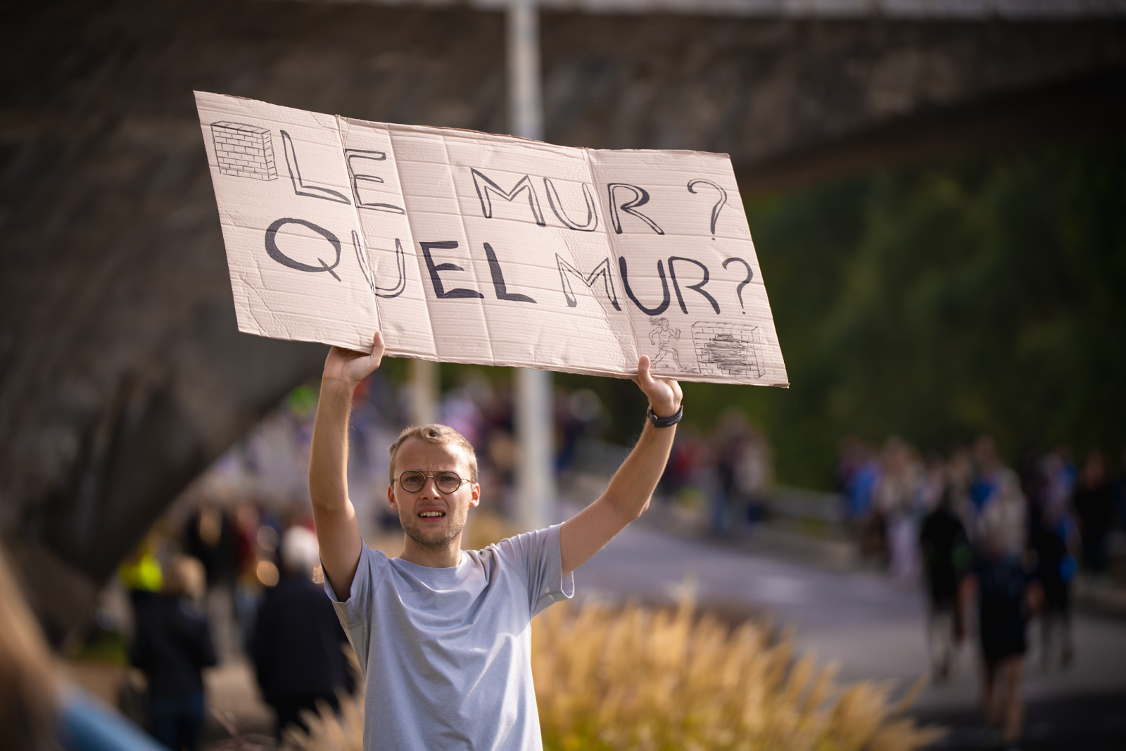 Supporter en bord de route